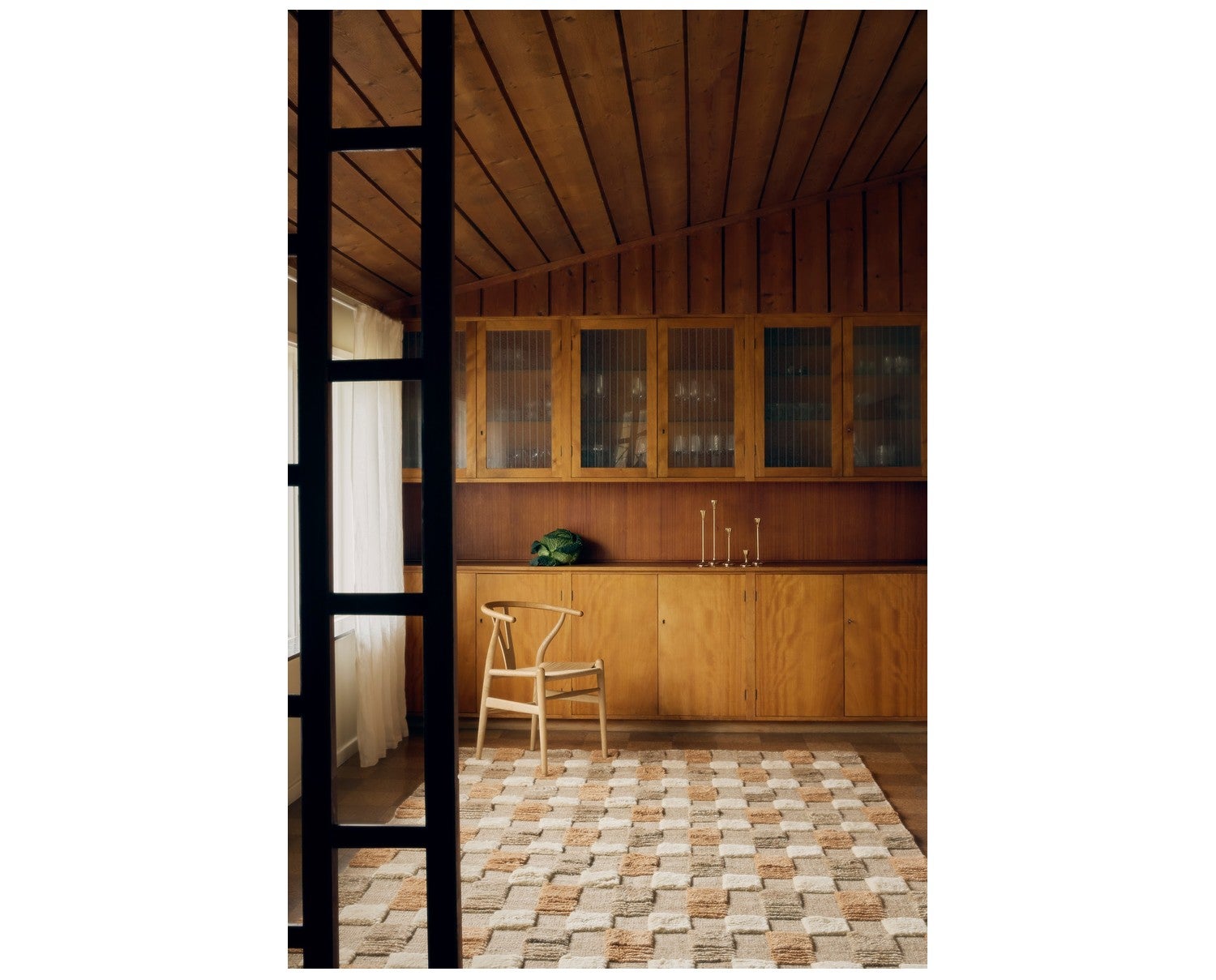 Florin Handknotted Wool Rug Multi från Tinted Objects.