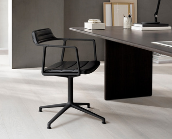 vipp452-swivel-chair-black-02-OFF-low