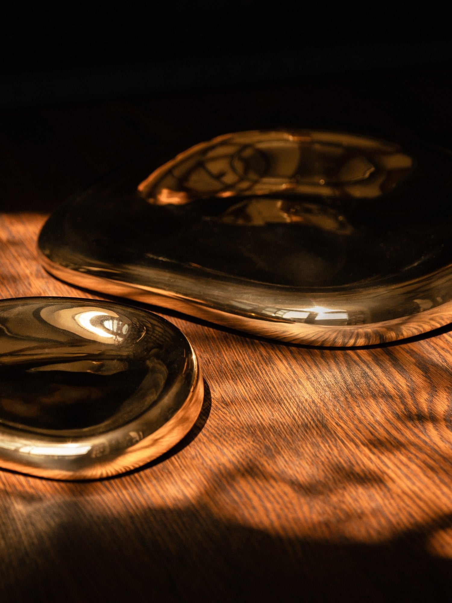 Ferm-Living-Bellure-Bowl-17-Brass-Finish-miljo-1