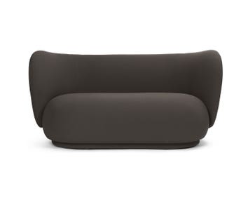 Rico Soffa 2-sits i tyget Grain Chocolate