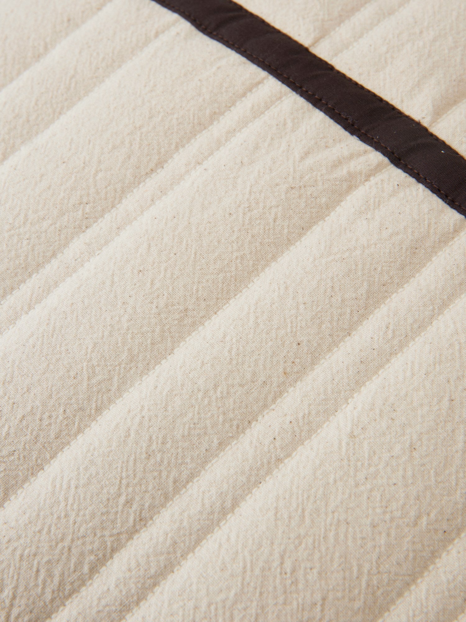 Ferm-Living-Vari-Quilted-Cushion-Rectangular-Natural-Dark-2073-miljo-1