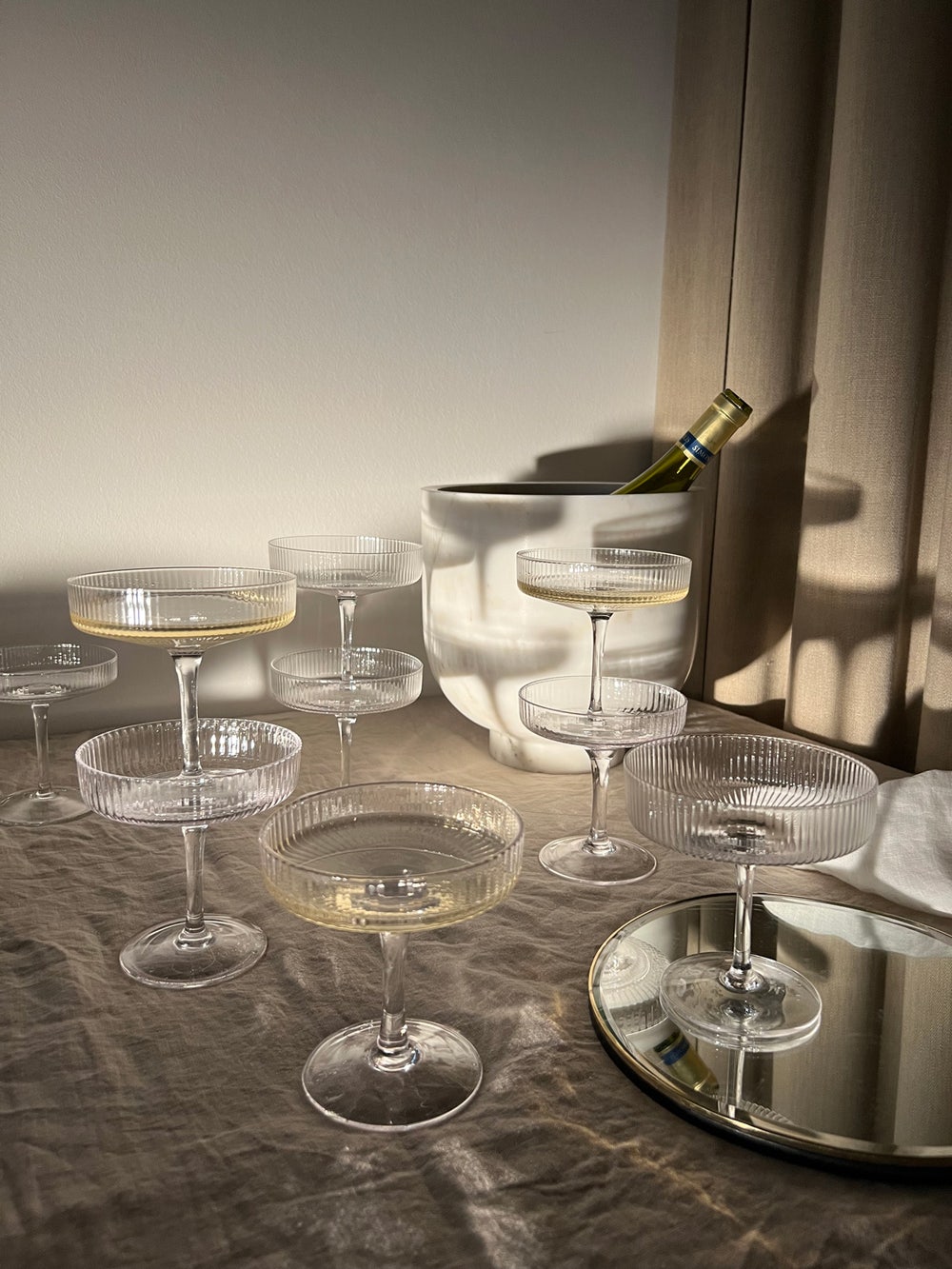 Ferm-LIVING-Ripple-Champagne-Saucers-Champagneglas-Front-of-Sweden-Lifestyle-5.jpg Ferm-LIVING-Ripple-Champagne-Saucers-Champagneglas-Front-of-Sweden-Lifestyle-5