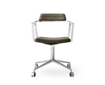 vipp-452-swivel-chair-polished-green-leather-castors-02