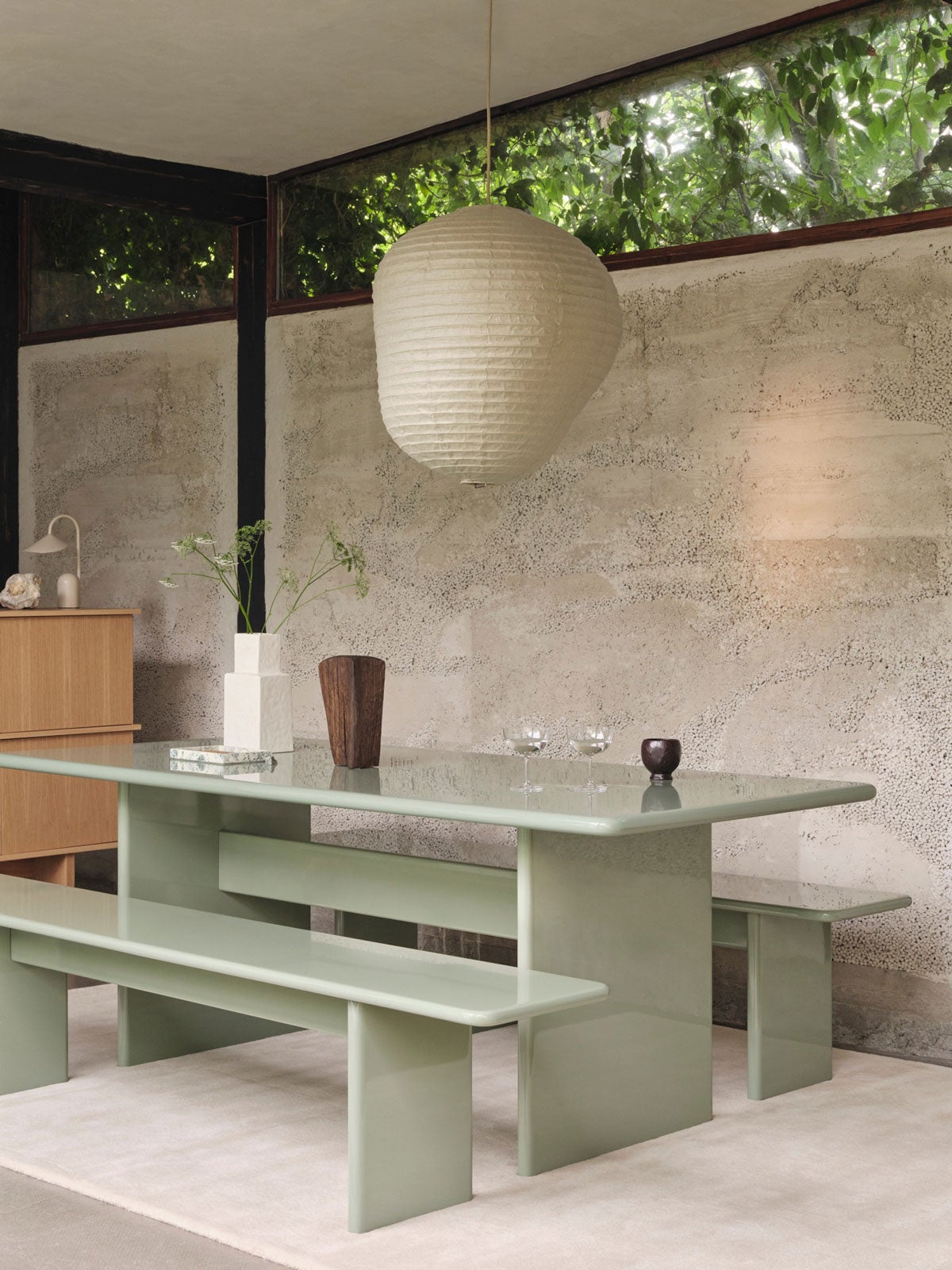 Rink Matbord 200x90 i färgen Tea Green med bänkar på matplats