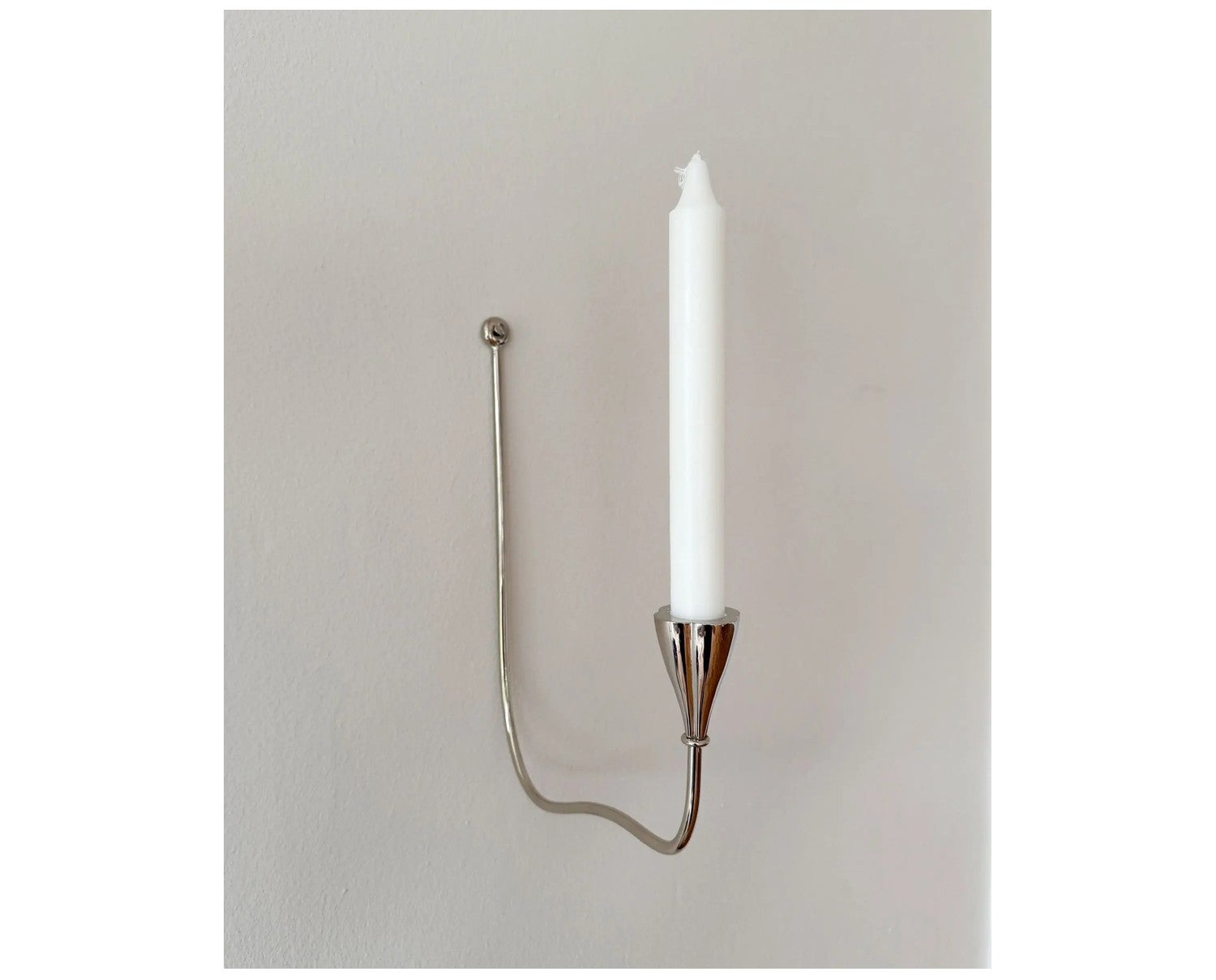 Lupia Wall Sconce Nickel från Tinted Objects.