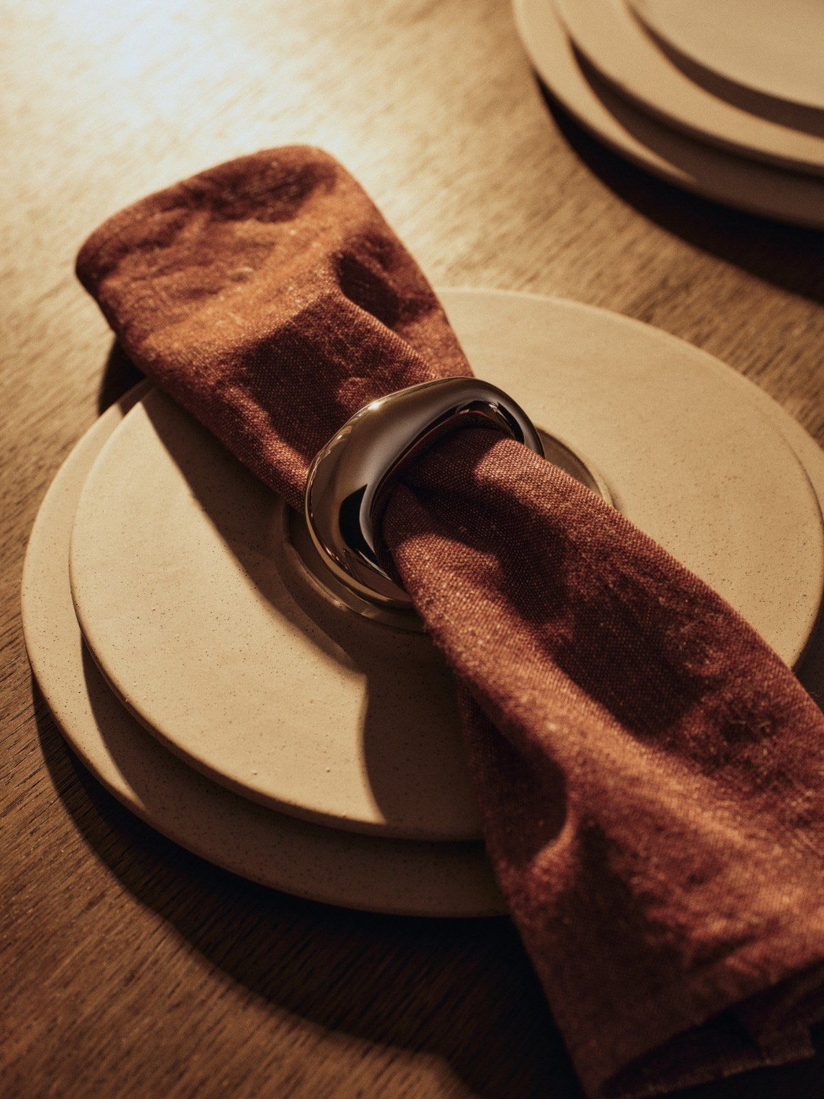 Ferm-Living-Orrith-Napkin-Rings-Set-of-4-Silver-miljo-2