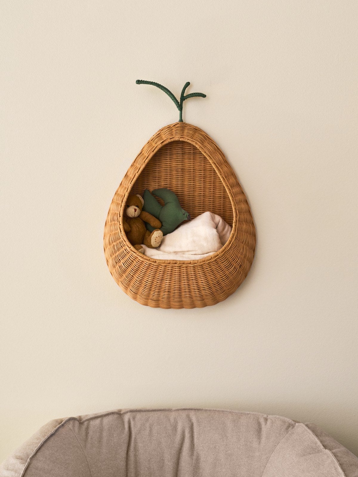 Ferm-Living-Pear-Braided-Wall-Pocket-Natural-miljo