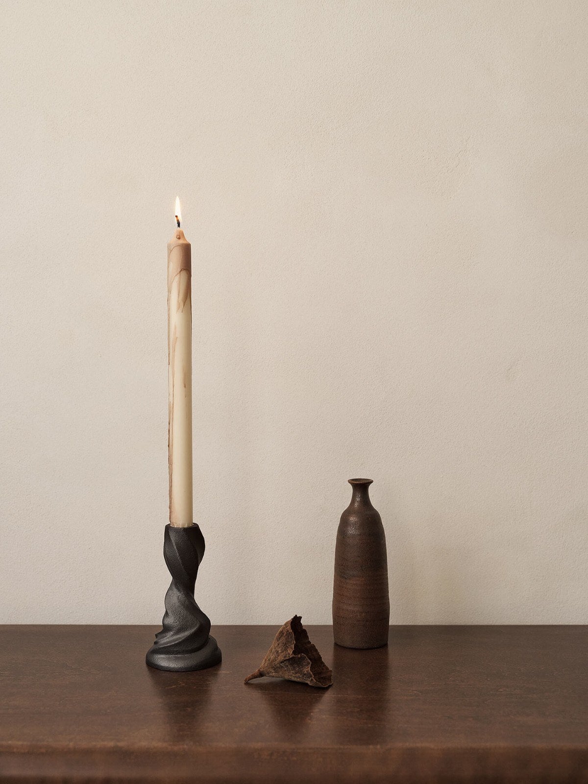 Ferm-Living-Dryp-Candles-Set-of-2-Beige-miljo