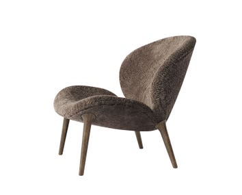 Vipp 469 Lodge Lounge Chair i fårskinnet Curly 07 Nougat