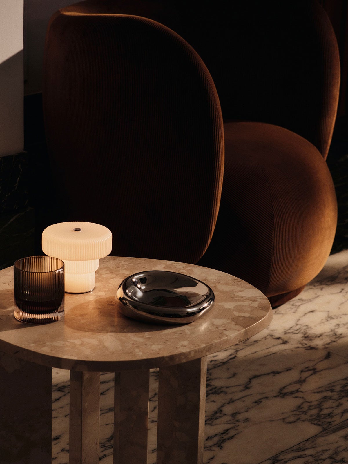 Ferm-Living-Ripple-Portable-Lamp-Lifestyle-1