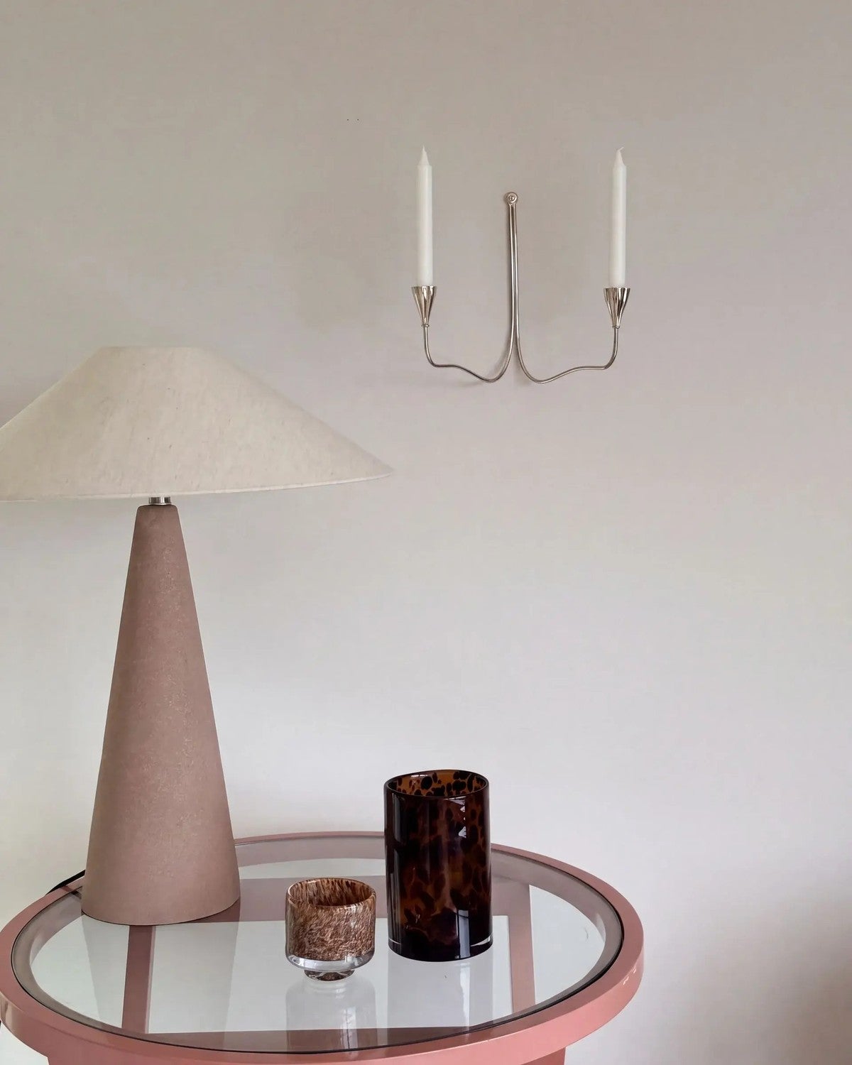 Lupia Wall Sconce Twin Nickel från Tinted Objects.