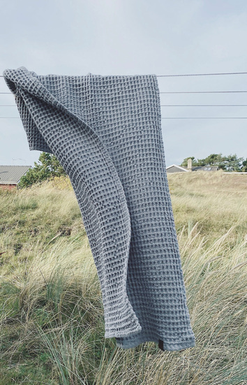 HUMDAKIN-SKU236-WAFFLEBATHTOWEL-STONE-3