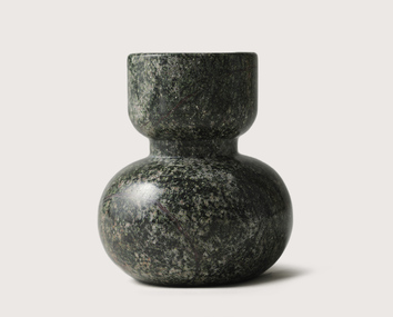 Asker Candle Holder Stone Greengrey från Tinted Objects