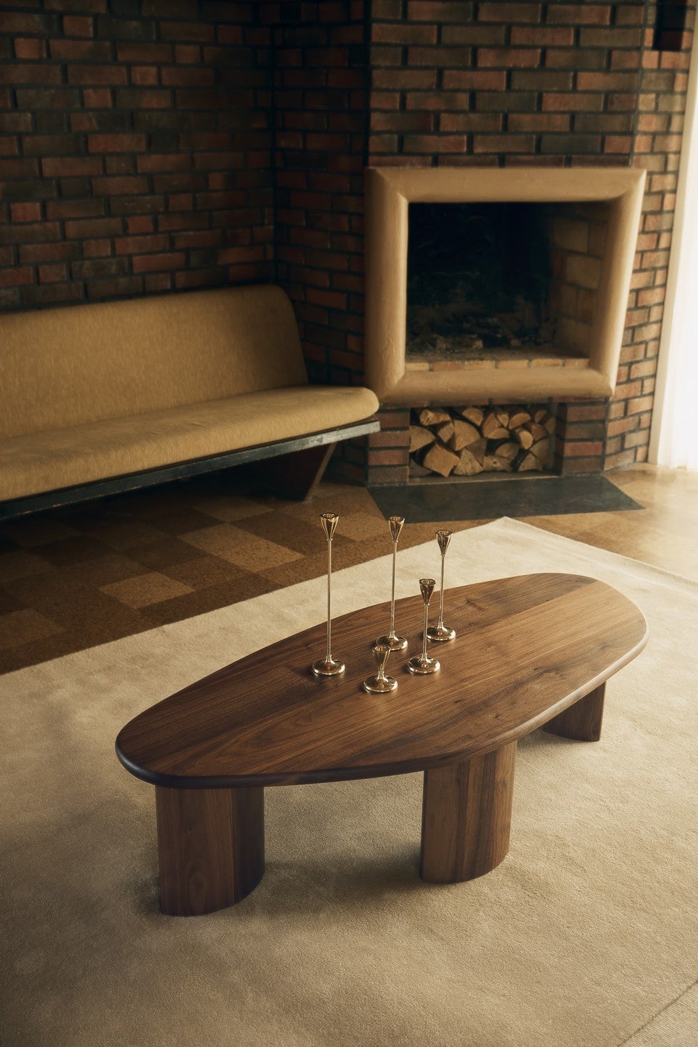 Lupia Candle Holder Brass från Tinted Objects.