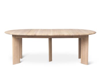 Bevel Matbord 117 i vitoljad ek med två iläggsskivor