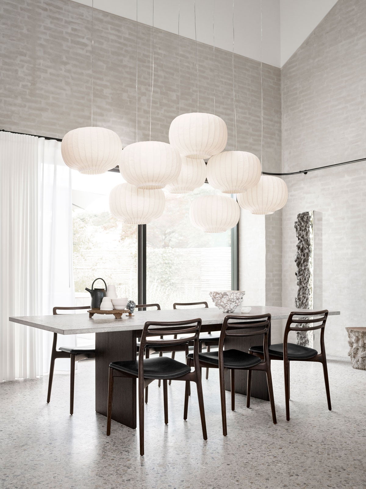 vipp-496-cabin-square-table-vipp-481-cabin-chair-dark-oak-01