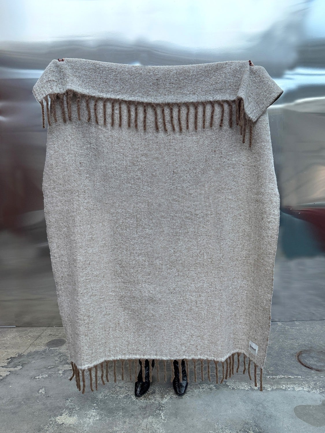Fridh Mohair Blanket Brown Offwhite från Tinted Objects.