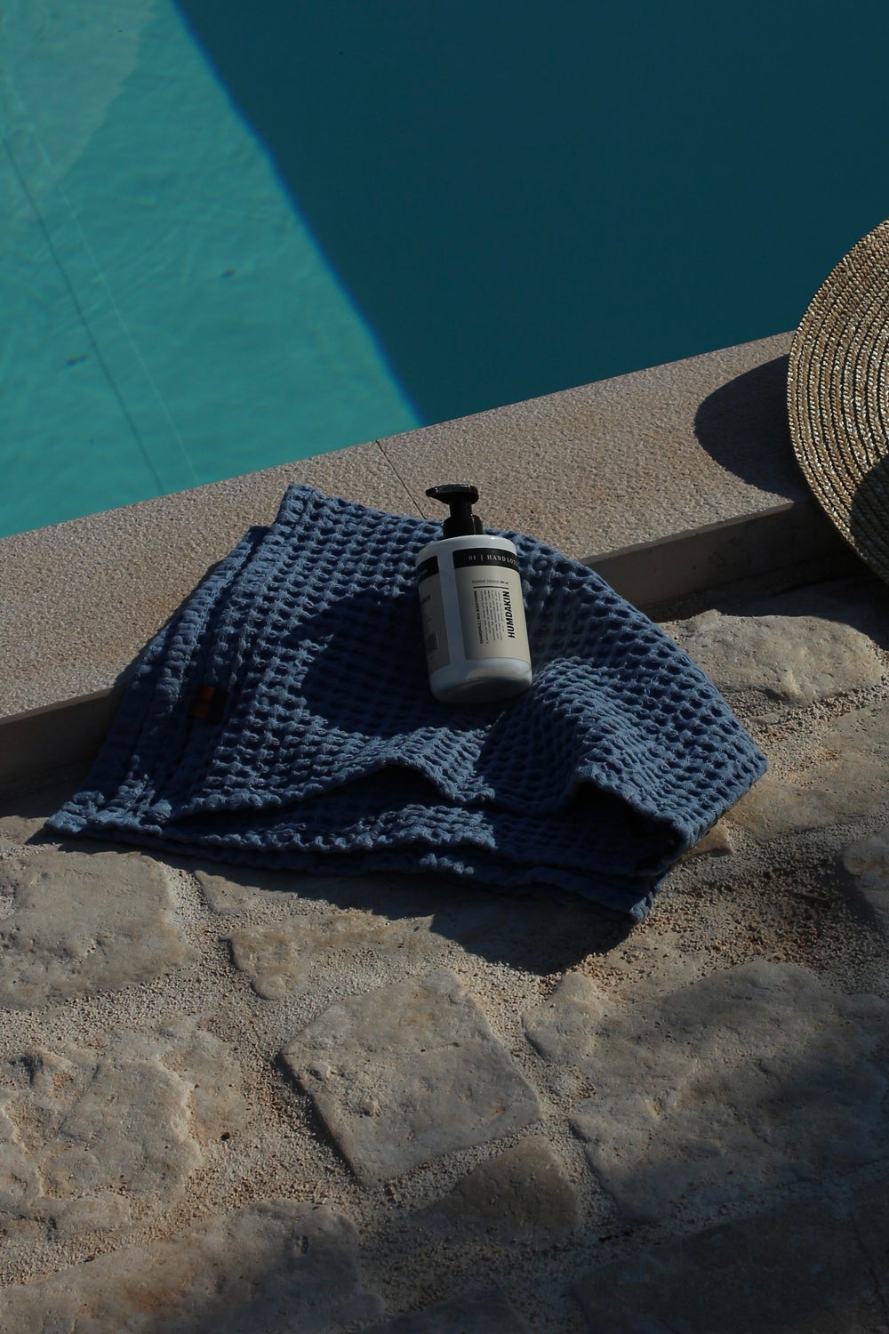 HUMDAKIN-SKU236-WAFFLE-BATH-TOWEL-SEA-BLUE-SKU2-HAND-LOTION-6