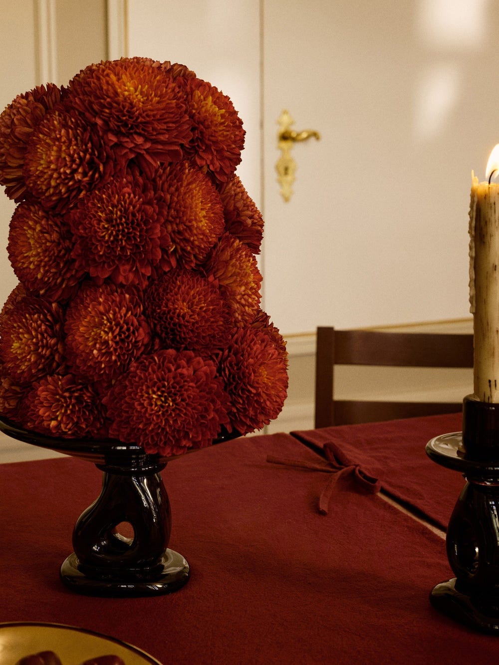 Ferm-Living-Damo-Glass-Centrepiece-21-Dark-Grape-2104-miljo-2.jpg Ferm-Living-Damo-Glass-Centrepiece-21-Dark-Grape-2104-miljo-2