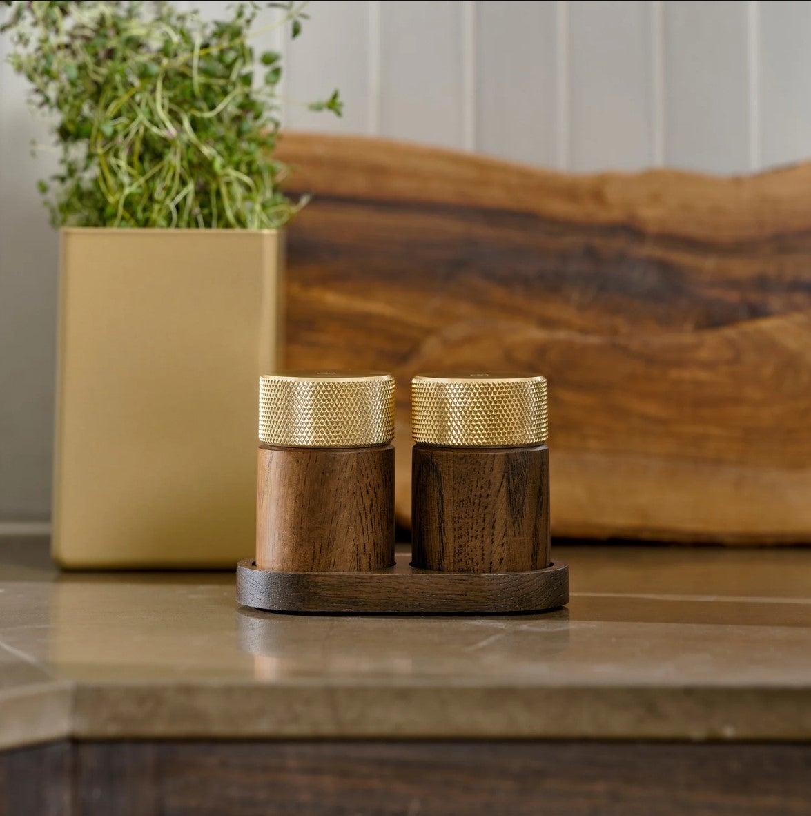 Sina-Grinders-Dark-Ash-Brass-5712731003209-Kitchen-2