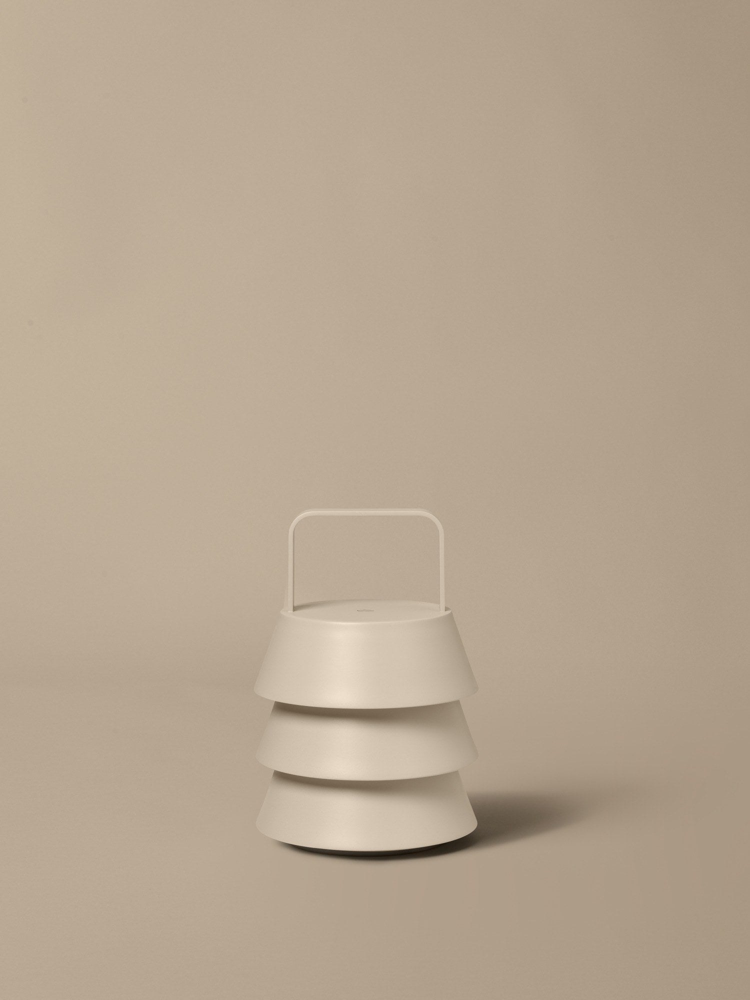 Ferm-Living-Luver-Portable-Lamp-Cashmere-3493-miljo-1