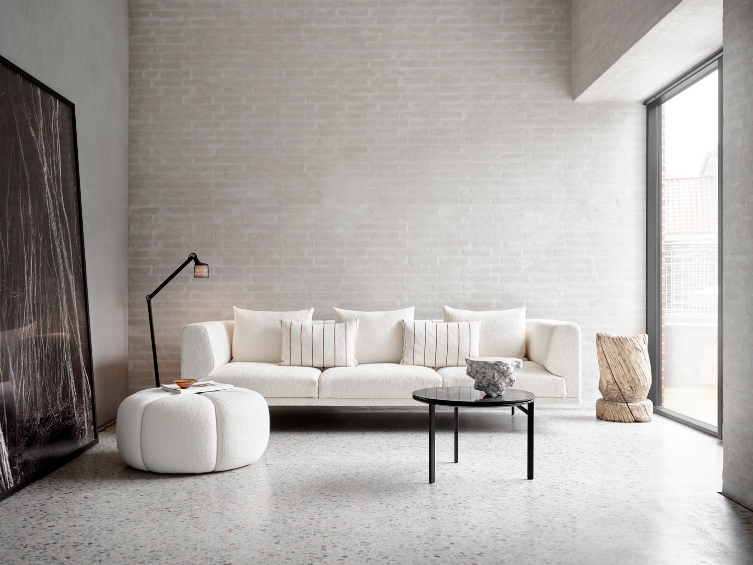 Vipp 655 Pouf samt Chimney soffa  i t yg Soprano 24 Offwhite