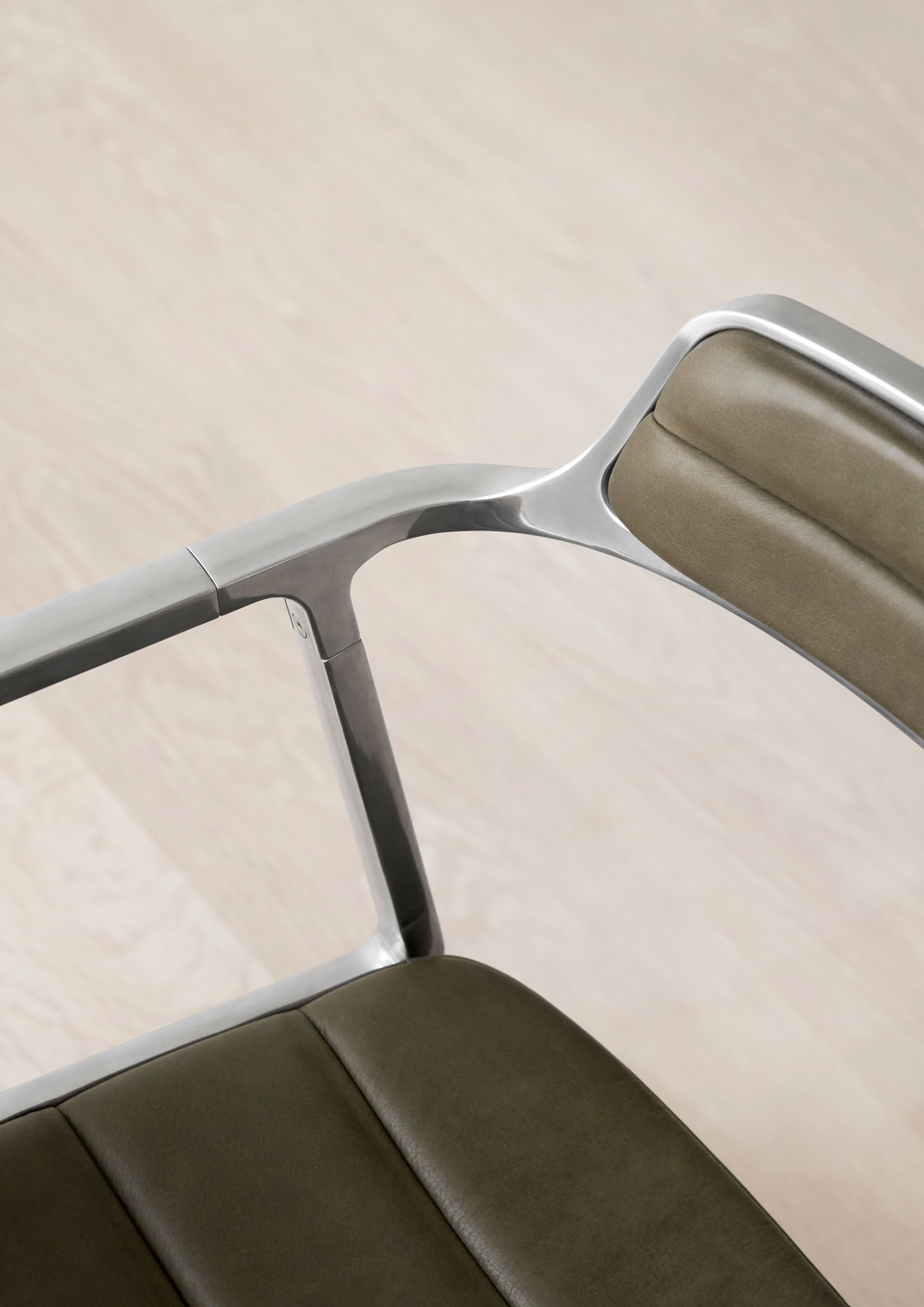 Vipp swivel online chair