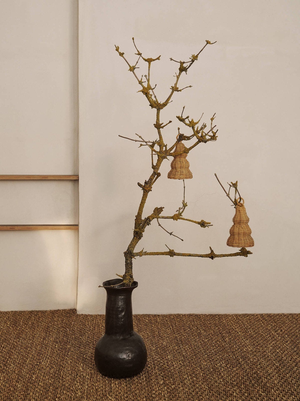 Ferm-Living-Braided-Bell-Baubles-Set-of-2-Natural-miljo