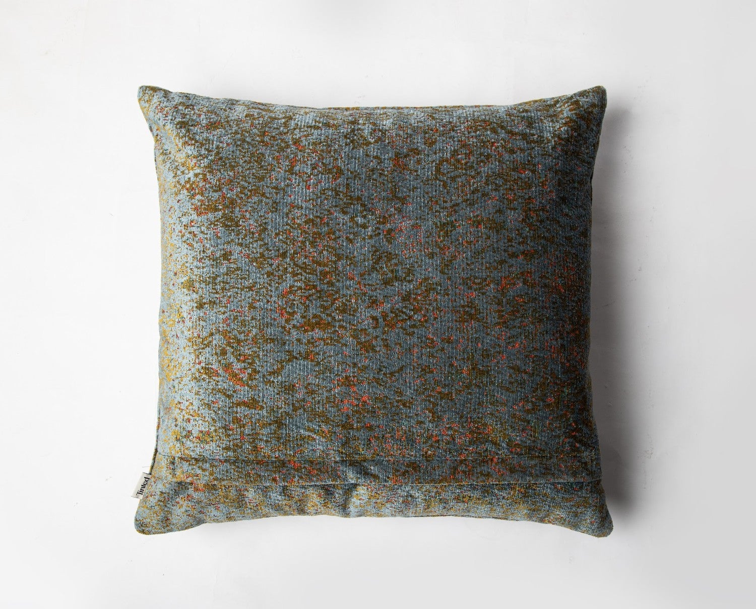Mirell Cushion Sky från Tinted Objects.