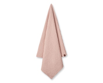 Humdakin_SKU236_WaffleBathTowel_Blush_2